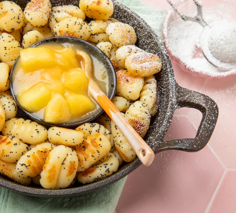 Süsse Gnocchi mit Apfelkompott