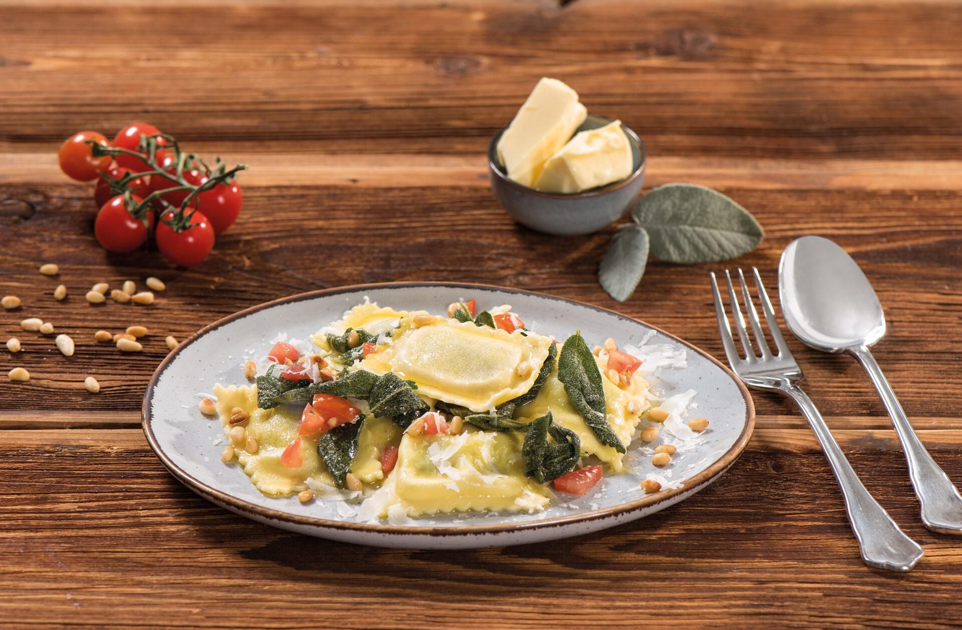 Wohlige Verwöhnmomente: Ricotta di Bufala & Spinaci mit brauner Butter ...